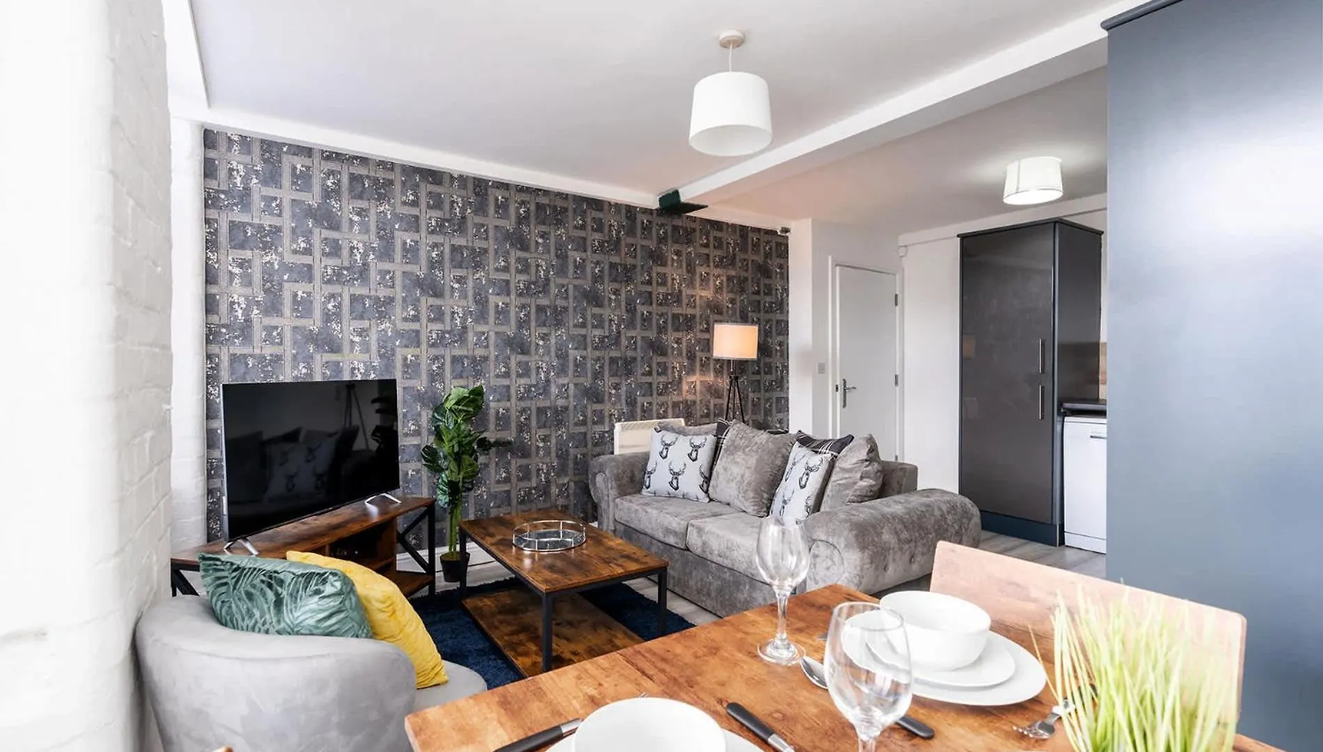 Apartment With Central Accommodation & Super Fast Wifi- Ideal For Leisure Contractors برادفورد